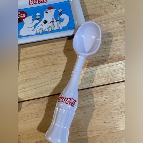 Coca Cola tray, ice cream scoop & magnet chip clip lot for Amy Coca Cola fan. - Picture 3 of 4